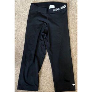 Nike Pro Compression Capris 17” Inseam Women’s Black Athletic Size Small